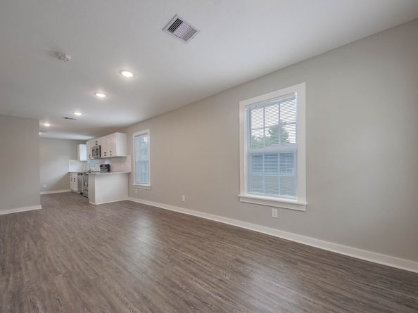 1206 E 33rd Street, Houston TX 77022