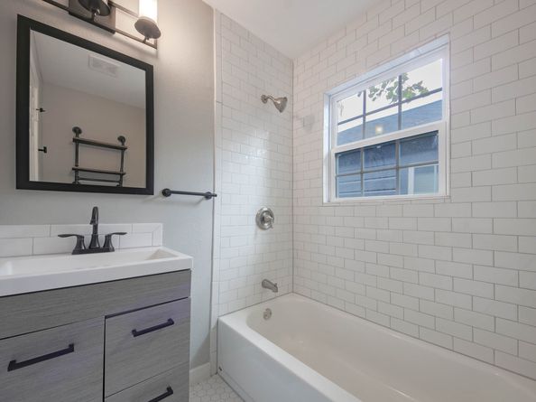 1206 E 33rd Street, Houston TX 77022