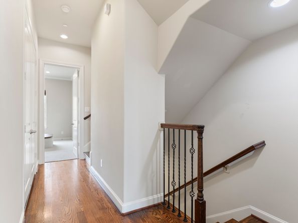 2032 S Fannin Station S, Houston TX 77045