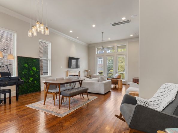 2032 S Fannin Station S, Houston TX 77045