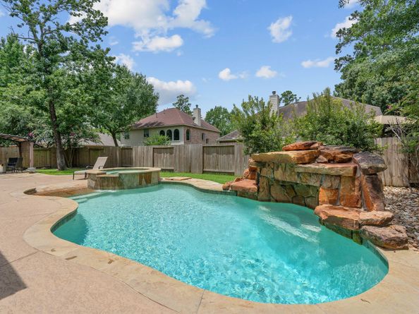 23 Murmuring Creek Place, The Woodlands TX 77385