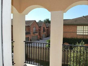 5629 Dolores Place Lane B, Houston TX 77057