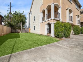 5629 Dolores Place Lane B, Houston TX 77057