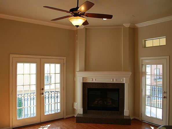 5629 Dolores Place Lane B, Houston TX 77057