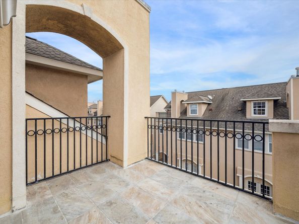 5629 Dolores Place Lane B, Houston TX 77057