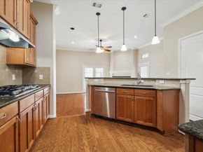 5629 Dolores Place Lane B, Houston TX 77057