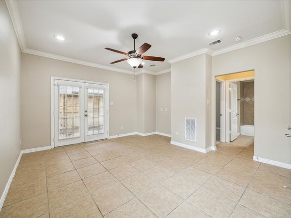 5629 Dolores Place Lane B, Houston TX 77057