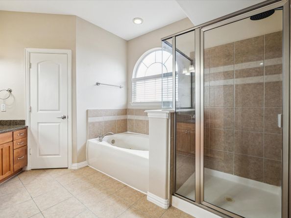 5629 Dolores Place Lane B, Houston TX 77057