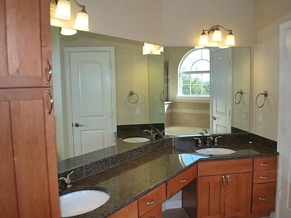 5629 Dolores Place Lane B, Houston TX 77057