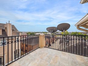 5629 Dolores Place Lane B, Houston TX 77057