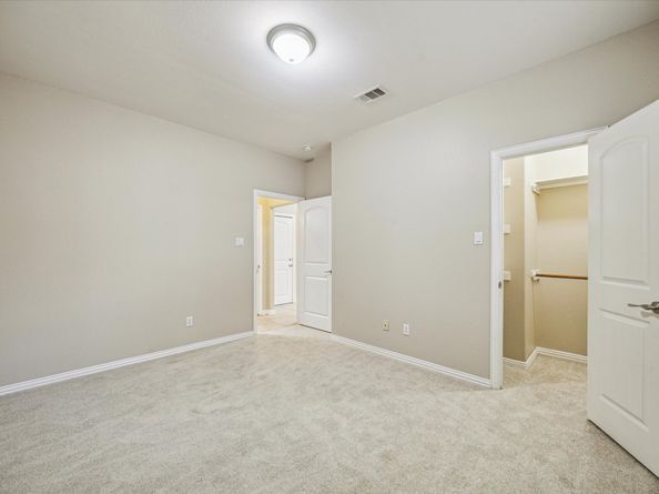 5629 Dolores Place Lane B, Houston TX 77057