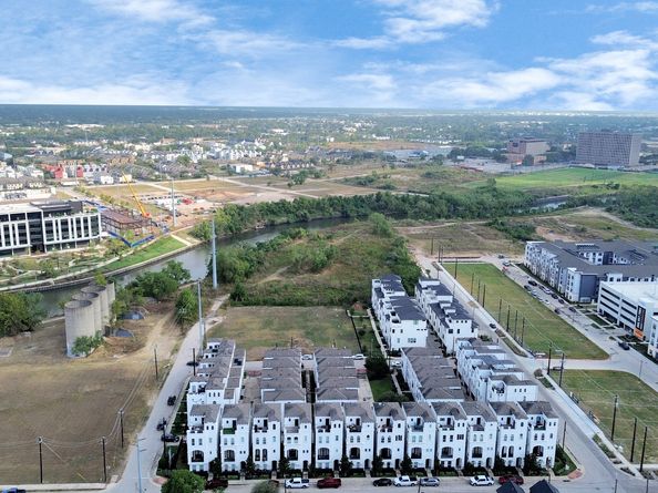 2765 Freund Street, Houston TX 77003