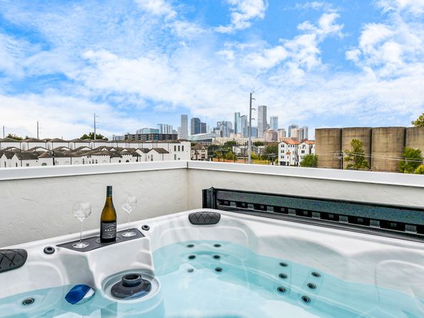 2765 Freund Street, Houston TX 77003