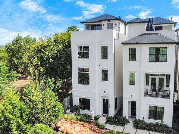 2765 Freund Street, Houston TX 77003