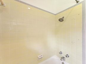 10 Pine Creek Court, Houston TX 77017