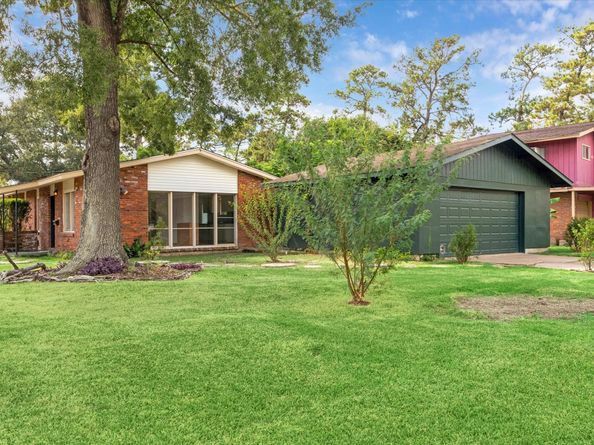 10 Pine Creek Court, Houston TX 77017