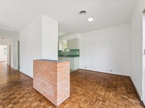 10 Pine Creek Court, Houston TX 77017