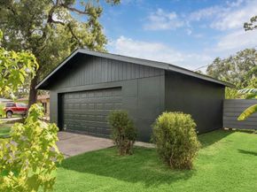 10 Pine Creek Court, Houston TX 77017