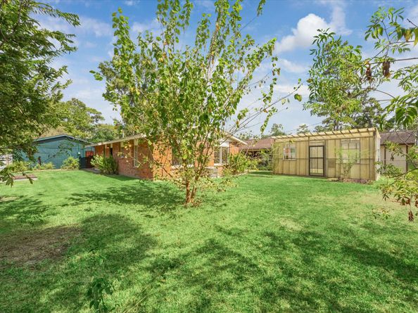 10 Pine Creek Court, Houston TX 77017