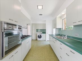 10 Pine Creek Court, Houston TX 77017