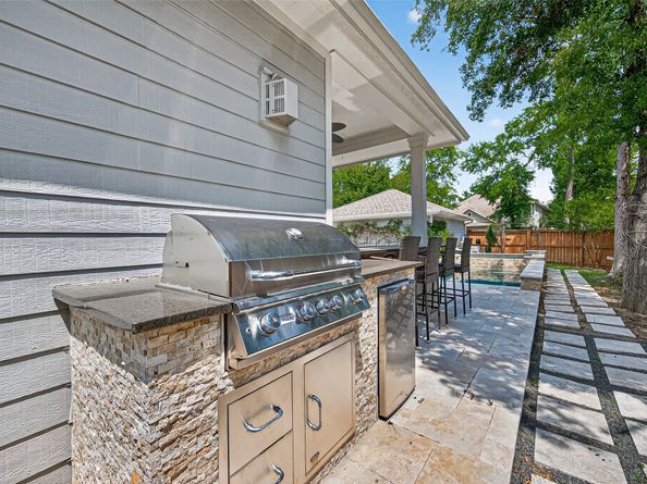 30 Whetstone Ridge Way, The Woodlands TX 77382