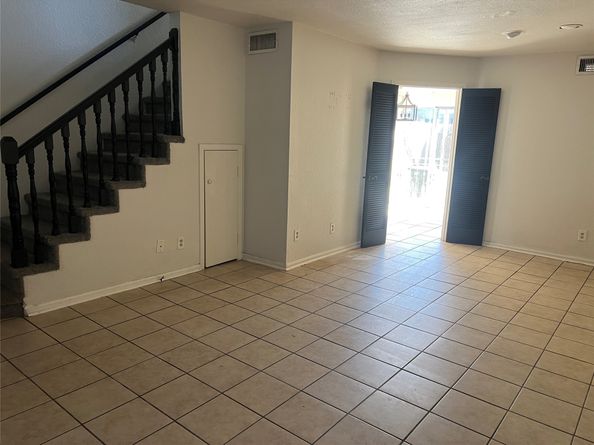 6111 Beverly Hill Street 74, Houston TX 77057