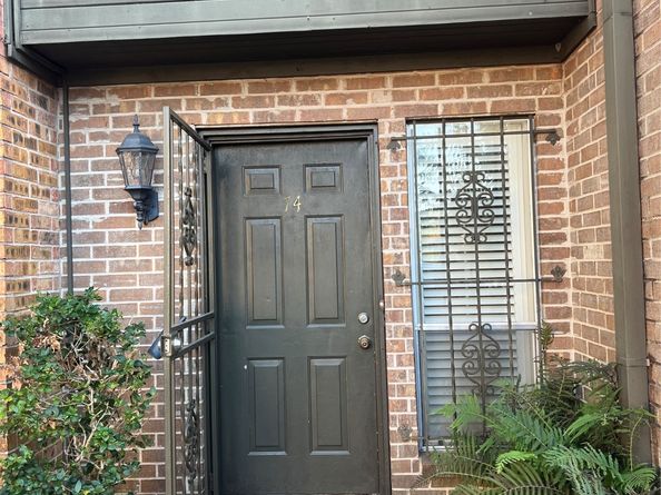 6111 Beverly Hill Street 74, Houston TX 77057