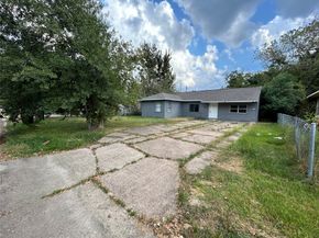 5910 Southtown Street, Houston TX 77033