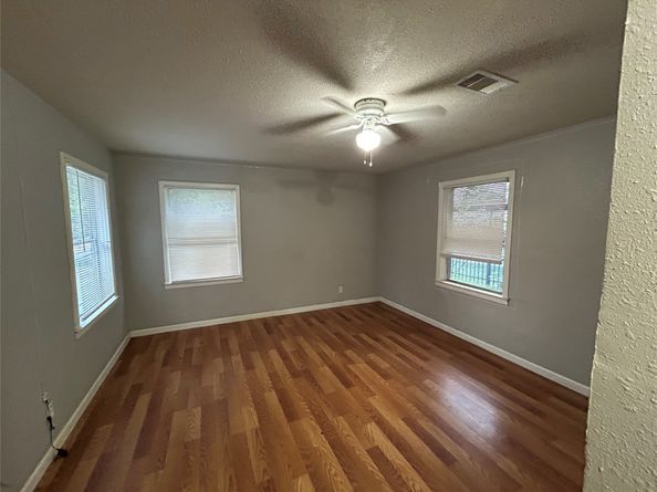 5910 Southtown Street, Houston TX 77033