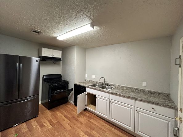 5910 Southtown Street, Houston TX 77033