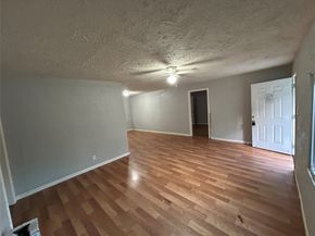 5910 Southtown Street, Houston TX 77033