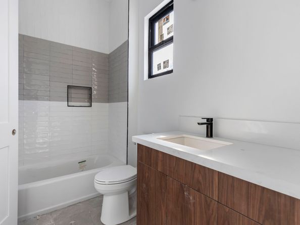 903 Tabor Street, Houston TX 77009