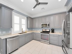 2008 Helena Street, Houston TX 77002