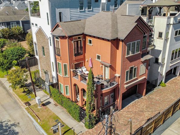 1141 W 23rd st A, Houston TX 77008