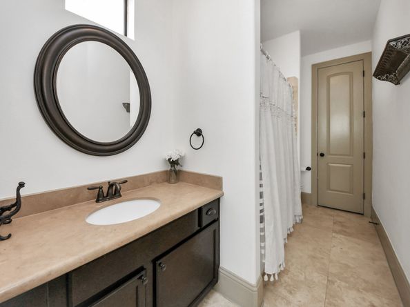 1141 W 23rd st A, Houston TX 77008