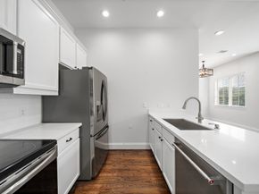 2924 Leeland Street, Houston TX 77003