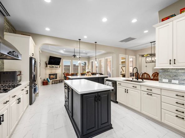 11413 Gallant Ridge Lane, Houston TX 77082