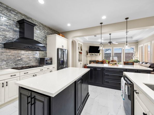 11413 Gallant Ridge Lane, Houston TX 77082