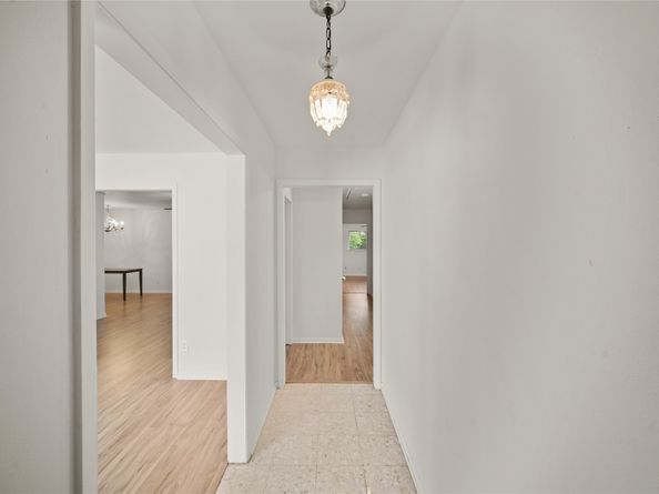 9538 Skyline Drive, Houston TX 77063