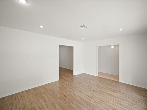 9538 Skyline Drive, Houston TX 77063