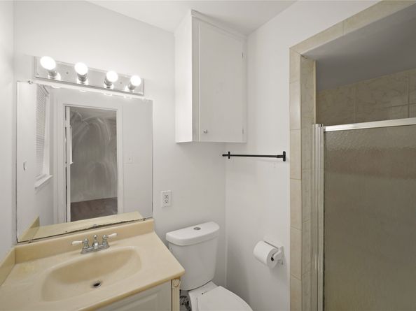 9538 Skyline Drive, Houston TX 77063