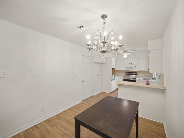 9538 Skyline Drive, Houston TX 77063