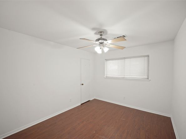 9538 Skyline Drive, Houston TX 77063