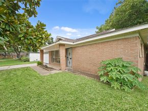 9538 Skyline Drive, Houston TX 77063