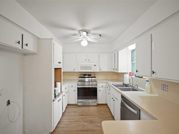 9538 Skyline Drive, Houston TX 77063