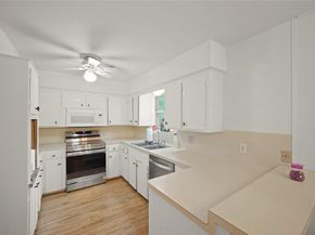 9538 Skyline Drive, Houston TX 77063