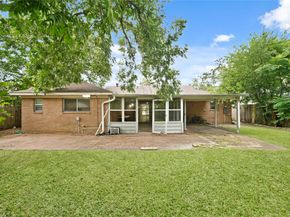 9538 Skyline Drive, Houston TX 77063