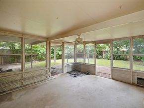 9538 Skyline Drive, Houston TX 77063