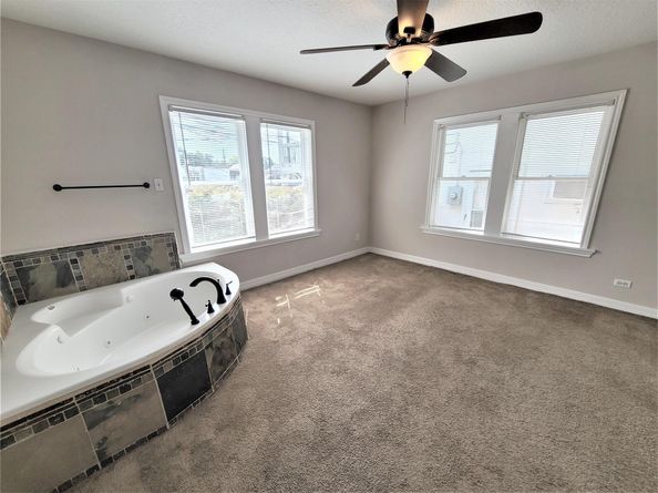 5009 N Main Street, Houston TX 77009