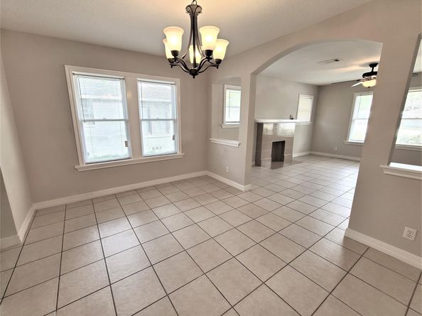 5009 N Main Street, Houston TX 77009